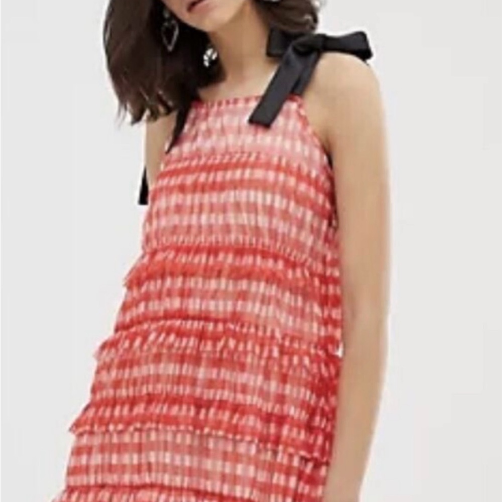 Chic Red and White Sleeveless Dress